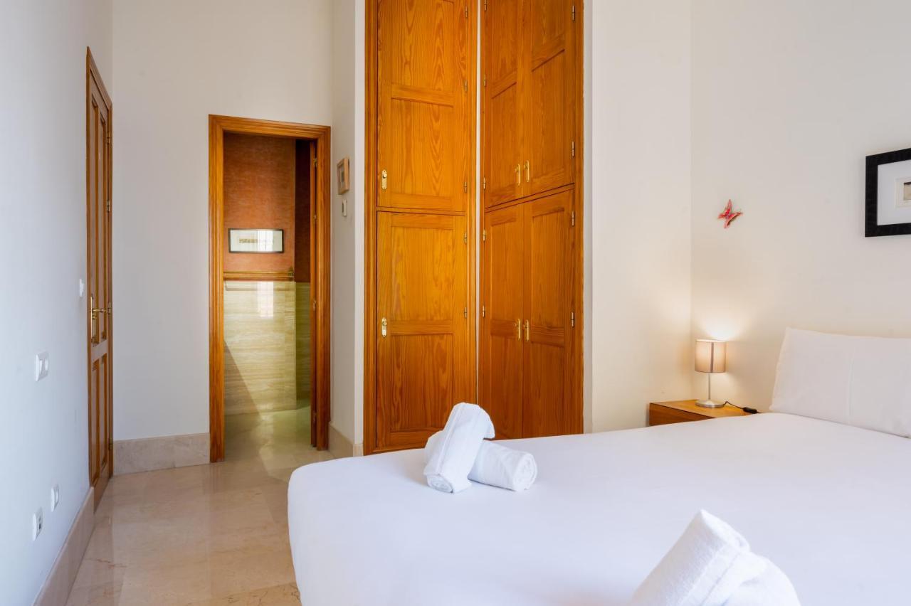 Large And Practic - 3Bd 2Bth- Arenal Apartment Sevilla Bagian luar foto