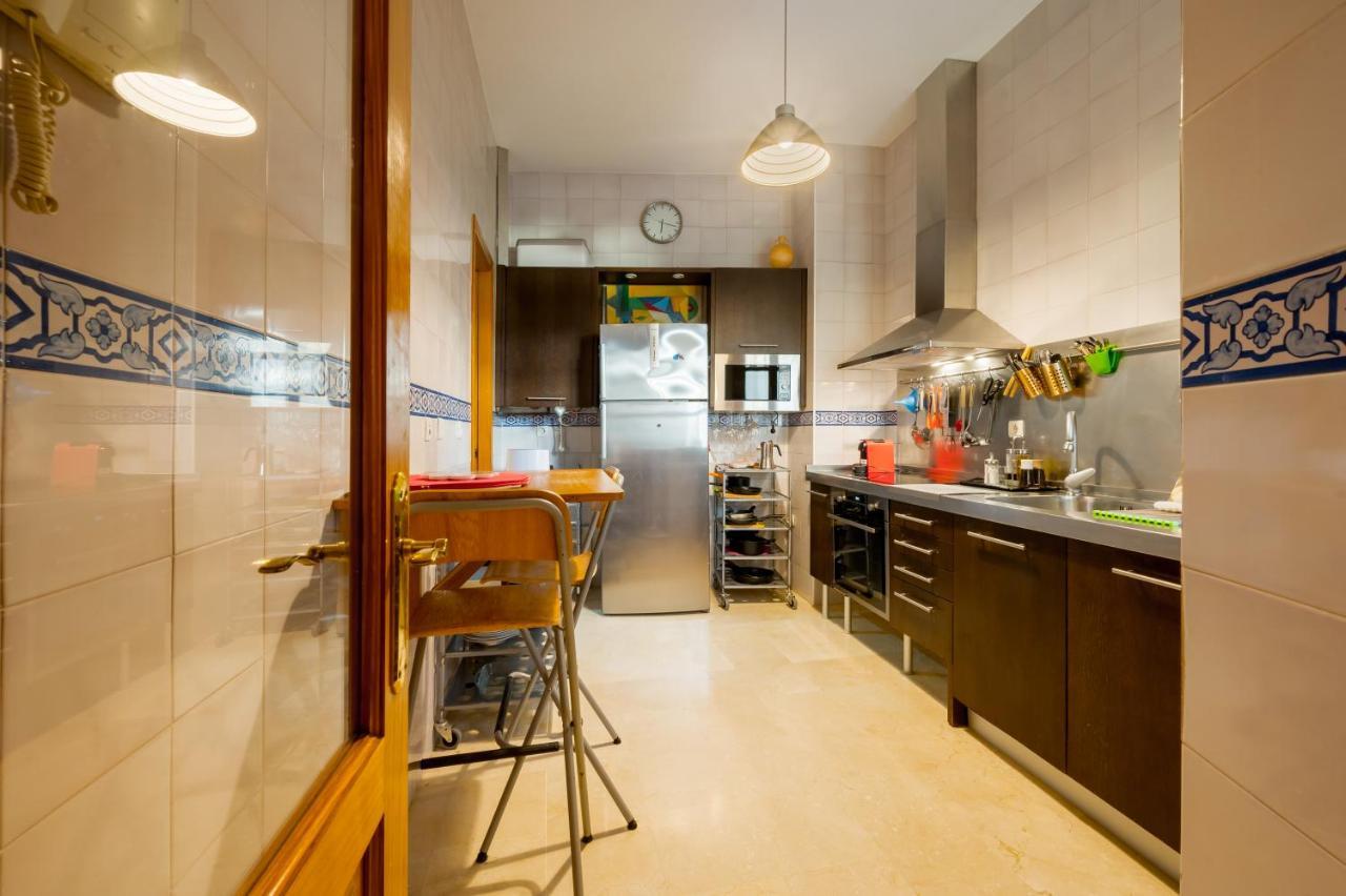 Large And Practic - 3Bd 2Bth- Arenal Apartment Sevilla Bagian luar foto