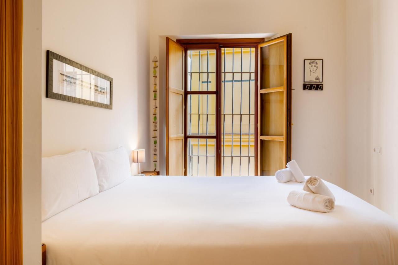 Large And Practic - 3Bd 2Bth- Arenal Apartment Sevilla Bagian luar foto